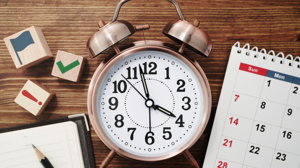 A post showing a clock and calendar